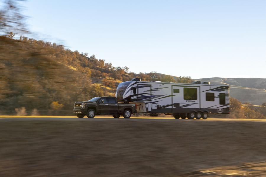  Chevrolet Silverado 2500HD High Country Crew Cab 2019 года  (фото 10 из 22)